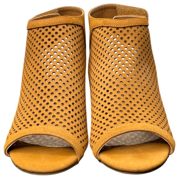 J. Adams Maddie Gold Nubuck Booties Size 8 - Picture 3 of 8